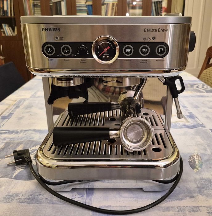 Philips Barista Brew PSA3228-01 expres kolbowy z młynkiem (XI 2025r.)