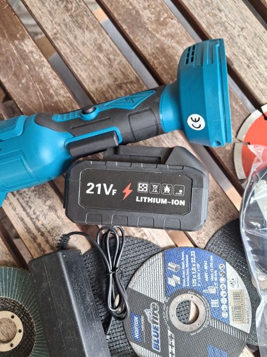 Rebarbadora com  bateria e discos 125mm Nova Nova
