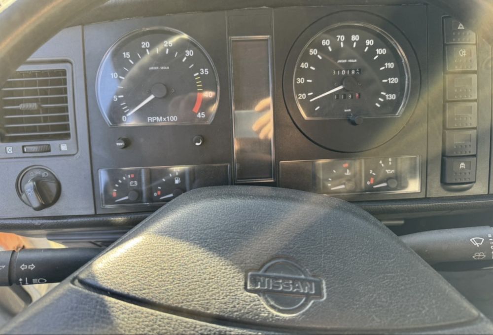 Nissan Atleon  штора гидроборт категоря Б