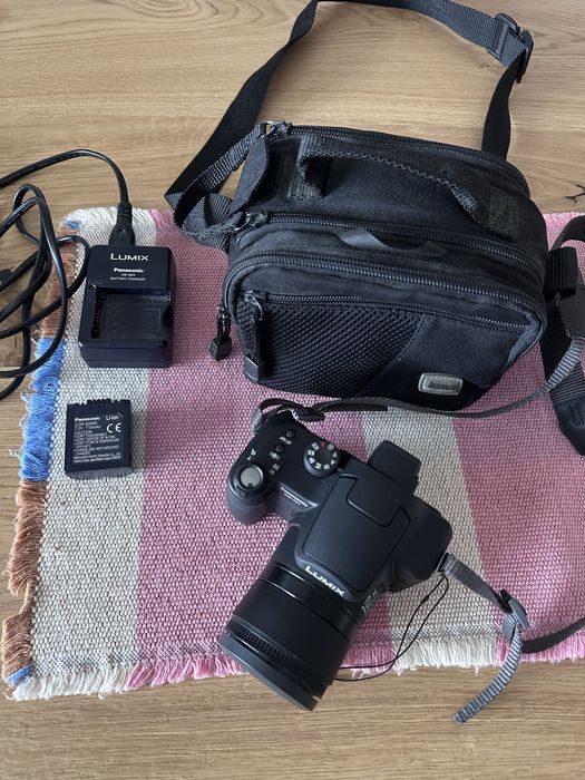 Panasonic Lumix DMC-FZ7 – stan idealny, komplet akcesoriów