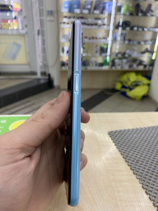 Телефон Oppo A72 4/128 gb, в гарному стані в комплекті зарядний прист!