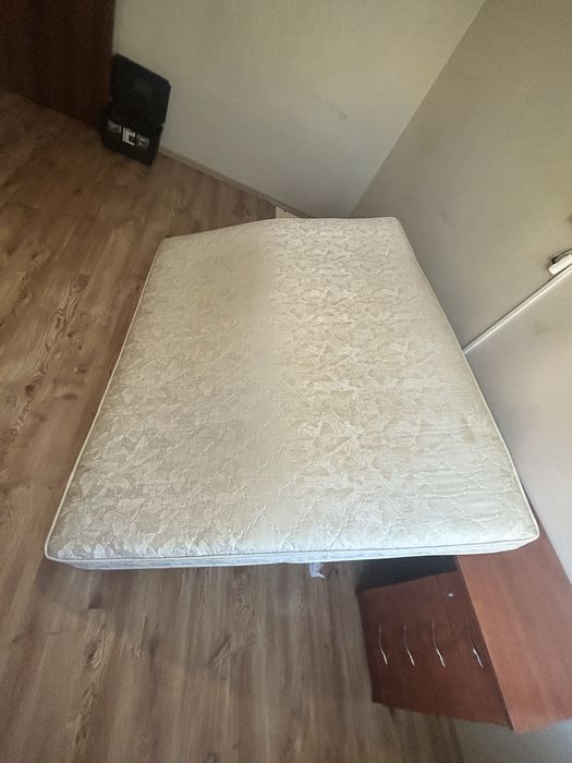 Продам Матрас 160/200 высота 25-30