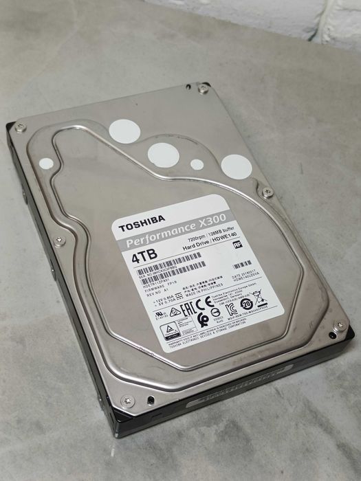 Хард диск HDD TOSHIBA X300 4TB 7200RPM 128MB Cash HDWE140 2018 РОКУ!