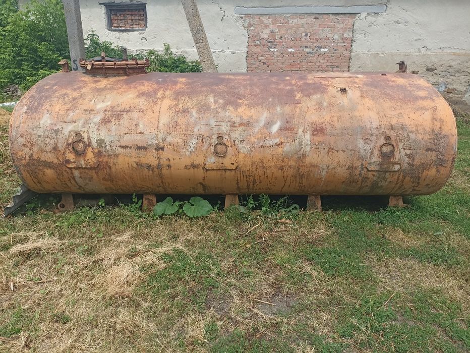 Продам бочки на  8куб