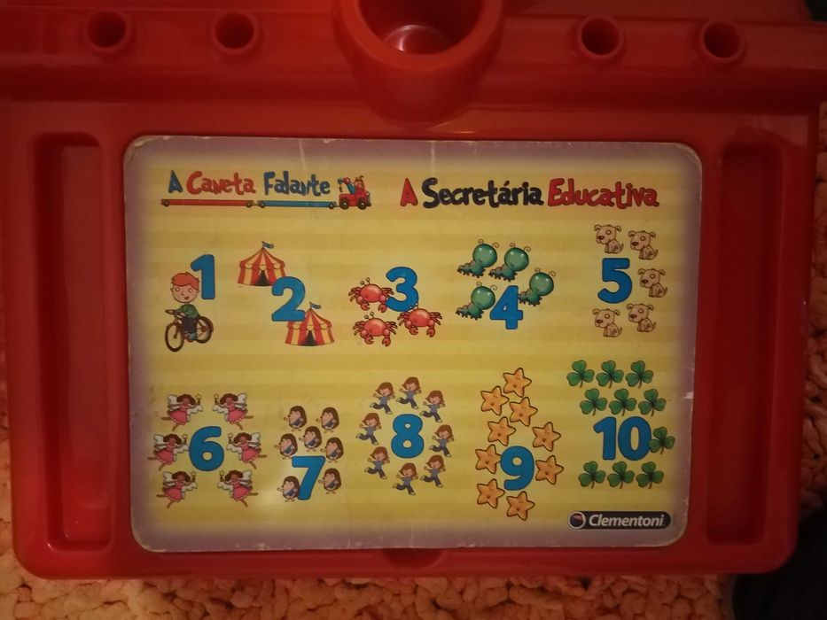 Mesa/Secretária educativa com caneta falante