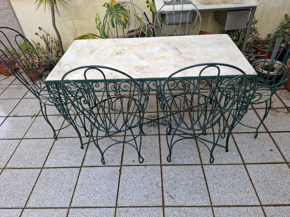 Mesa em ferro forjado com 6 cadeiras