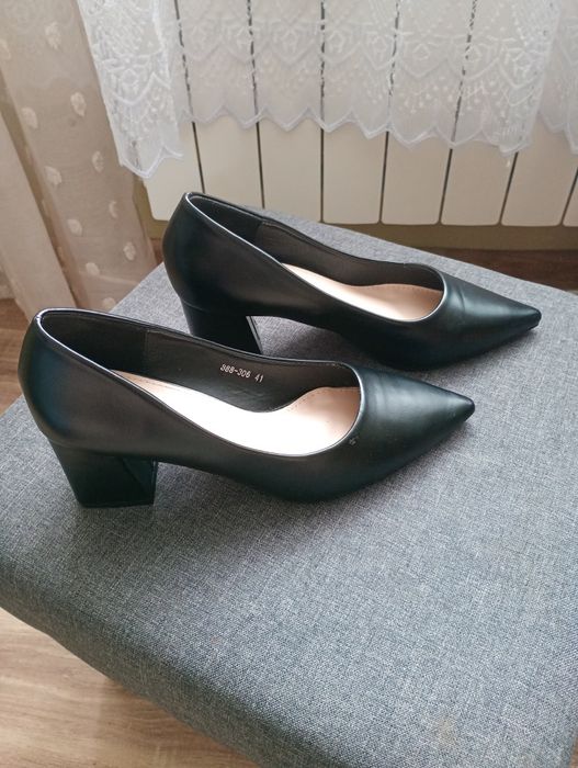 Półbuty na obcasie