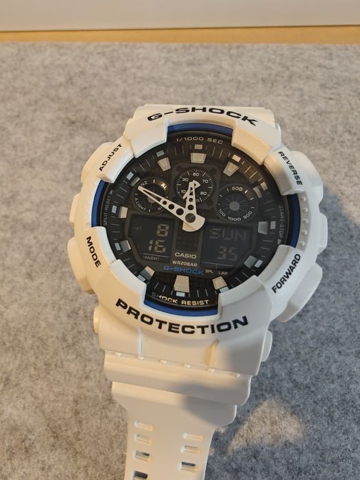 Zegarek Casio GA 100B biały
