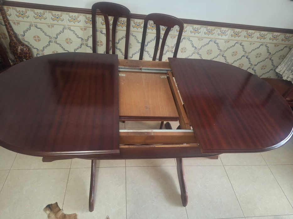 Mesa de Jantar Extensível (Mogno)