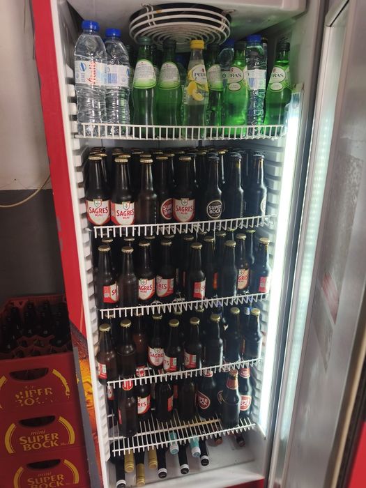 Refrigerador de cerveja, fritadeiras, pos com gaveta impressora, gaveta e ecrã tátil, frigorífico pequeno tudo em excelente estado