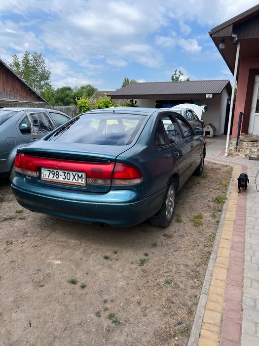 Автомобіль Мазда 626
