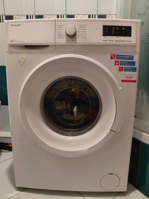 Pralka Sharp działająca