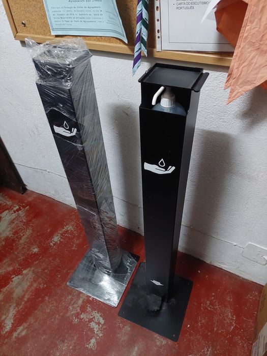 2 Dispensadores de Álcool Gel