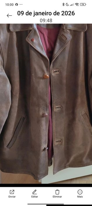 Casaco em couro castanho