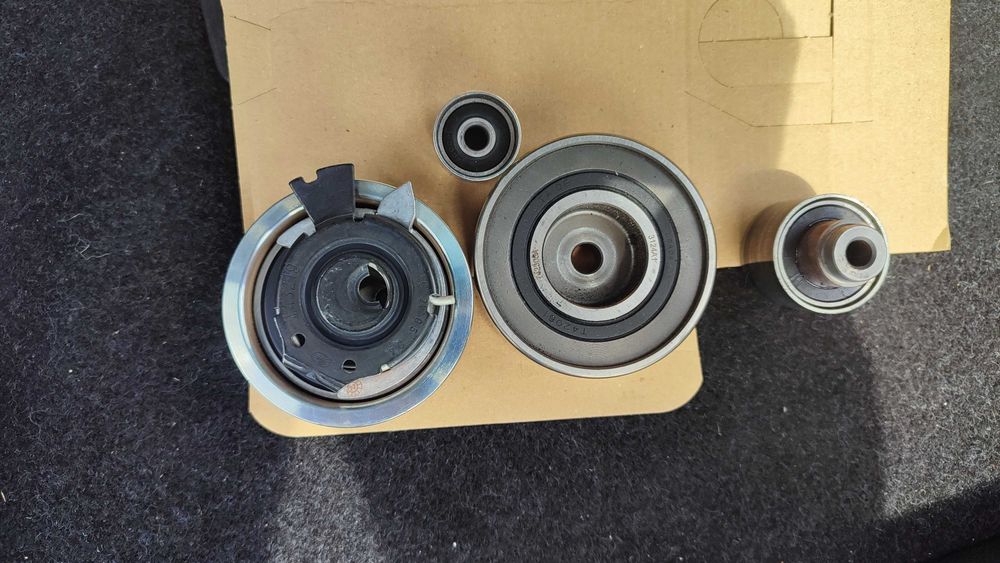 Продам комплект ГРМ+ помпа  до Б7 пасат універсал 2.0 дизель