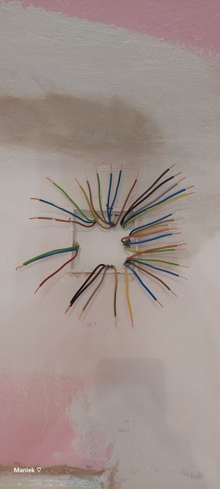 Elektryk, hydraulik.