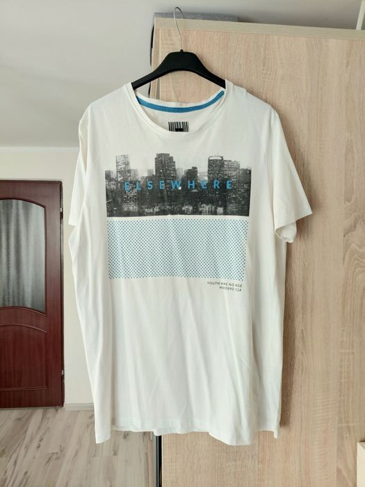 Biały T-shirt męski z nadrukiem house L