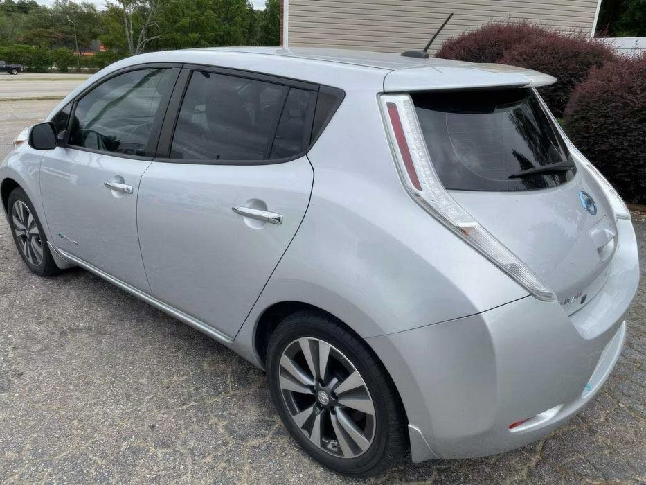 Nissan LEAF SL      2015