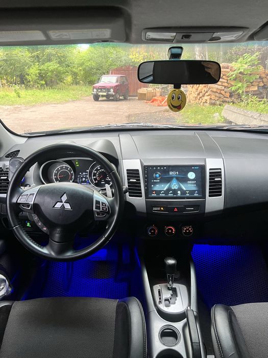 Mitsubishi Outlender XL