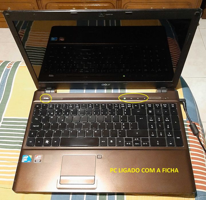 2 portáteis Acer e Toshiba (para reparação)