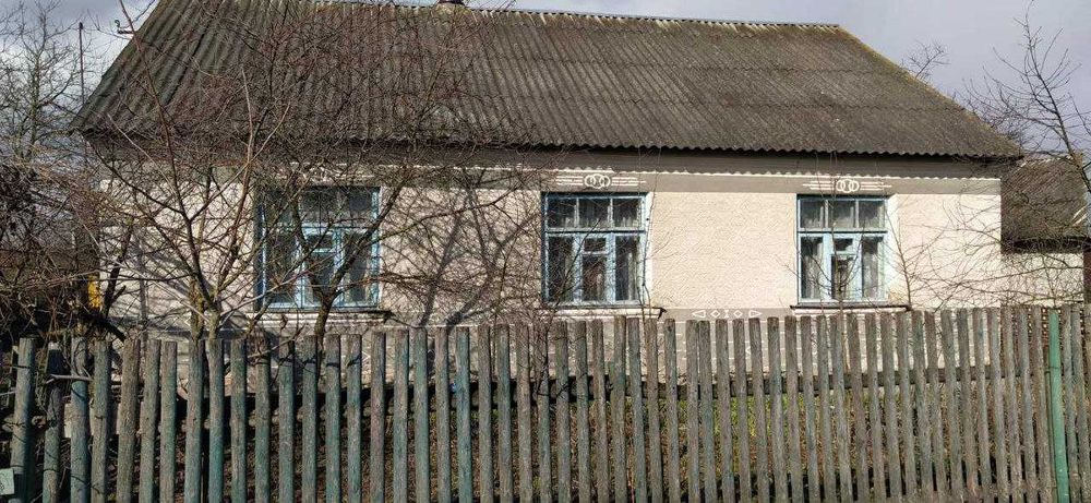 Продам цегляний будинок з ділянкою с. Ситне, Дубенського району.