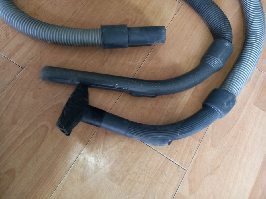 Шланг до пилососа і щітка