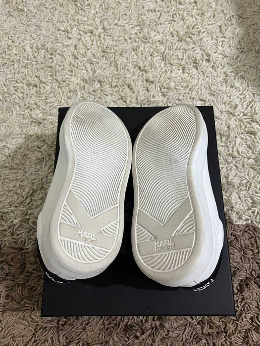 Продам кроссовки KARL LAGERFELD