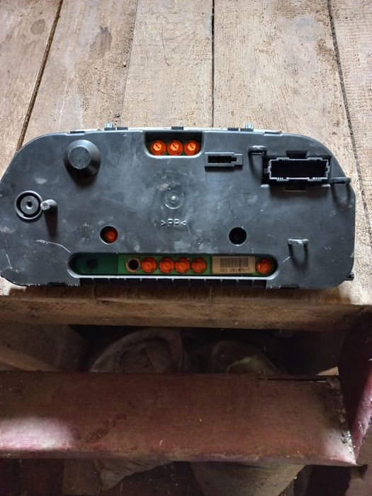 Панель приладів 1.9 Vento, golf 3