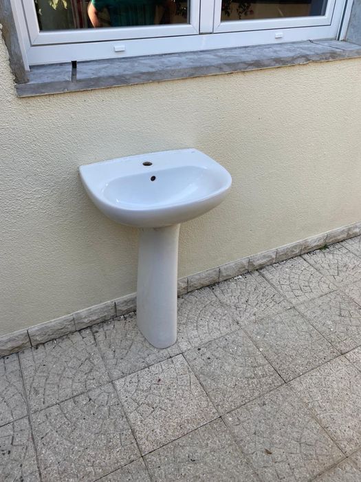 Lavatorio com pé