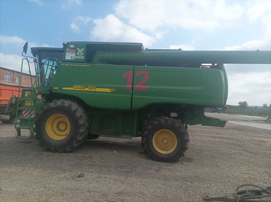Комбайн зернозбиральний John Deere-9880STS