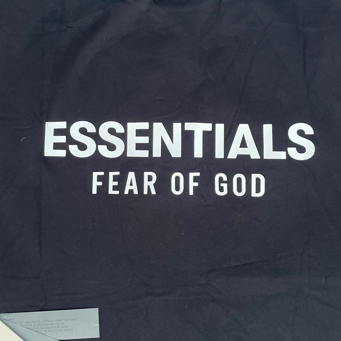 T-shirt Fear of God Essentials Logo