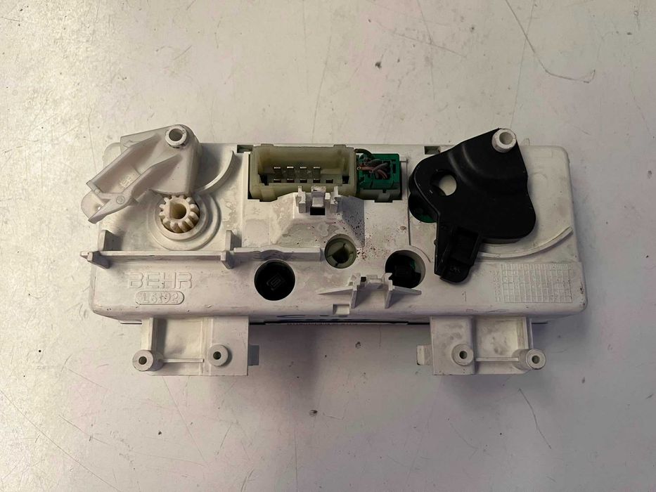 Citroen C4 - Comando Sofagem AC Climatronic - S111
