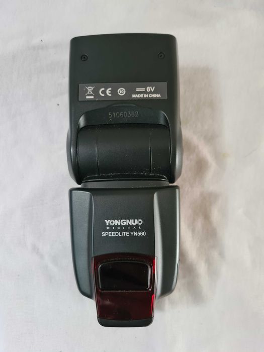 спалах yongnuo 560