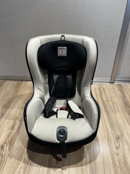 Дитяче автокрісло