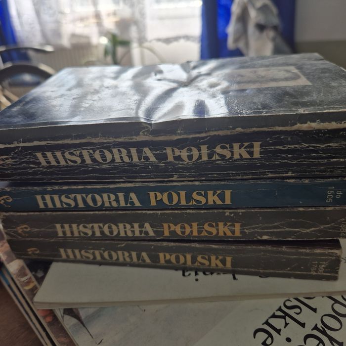 4 tomy Historia Polski  wydania z 1982r
