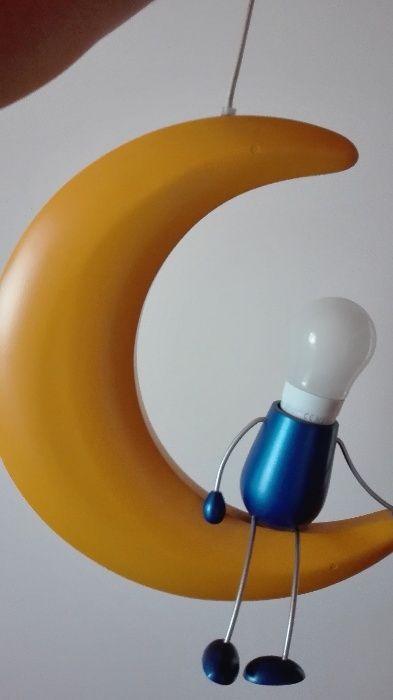 Candeeiro para quarto de criança