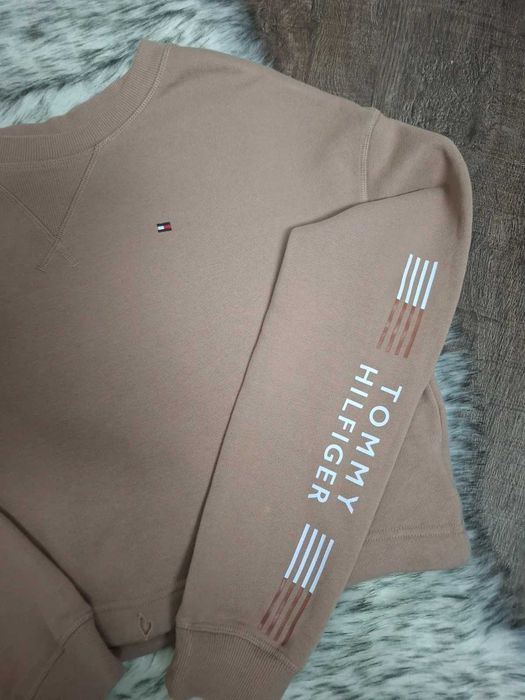 Beżowa krótka bluza Tommy Hilfiger z logo (670)