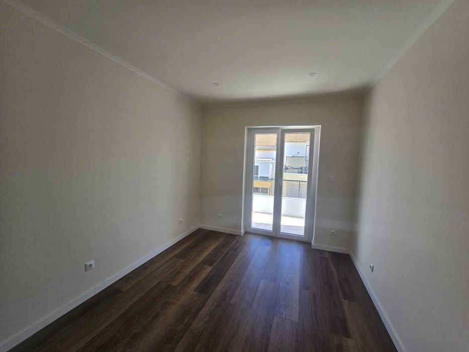 Apartamento T2 - centro Almada, totalmente renovado em 2026.