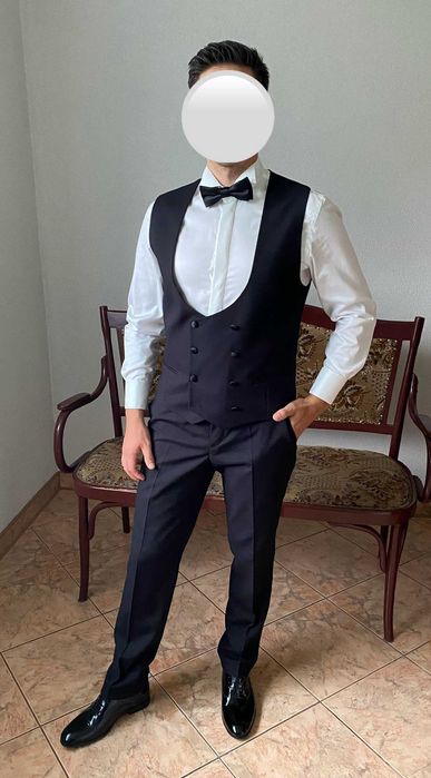 Ekskluzywny czarny smoking