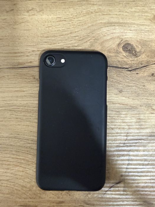 Продам Iphone 7.