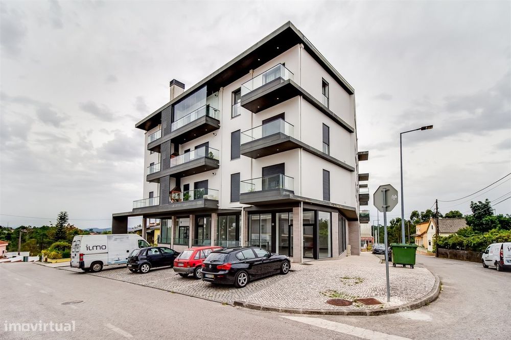 Loja de Rua em Zona Pedonal – Meirinhas, Pombal