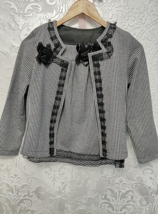 Костюм у діловому стилі для дівчинки