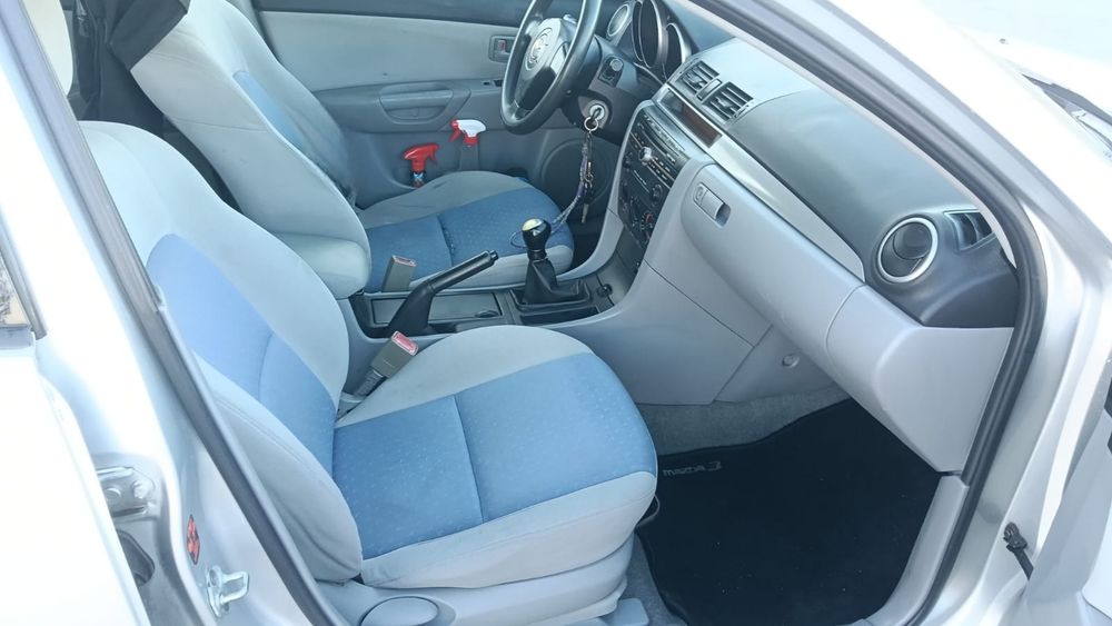 Mazda 3 HATCHBACK de 2004 5 lugares 225mil kms