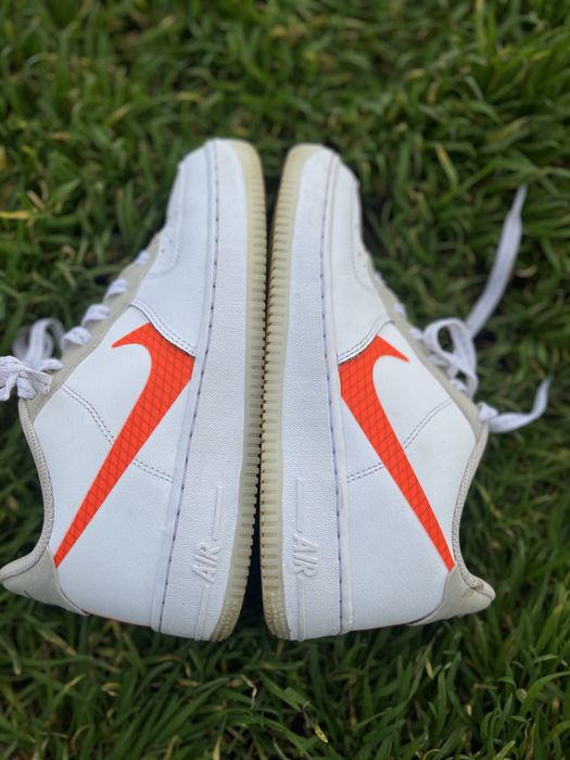 Кросівки Nike Air Force 1 07 LV8 "Orange Swoosh"