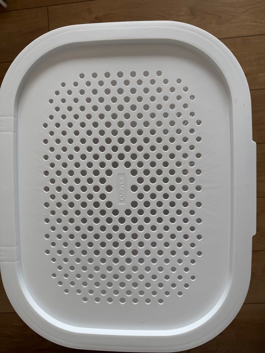Biały kosz na pranie Curver Infinity 60L