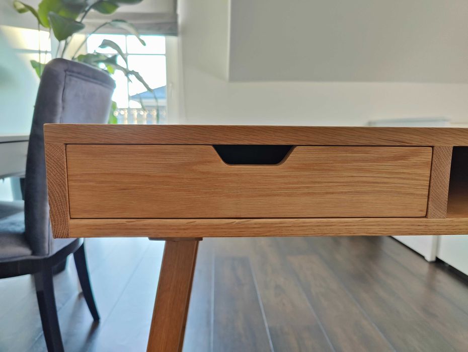 Hübsch - Biurko dębowe z szufladą i schowkiem