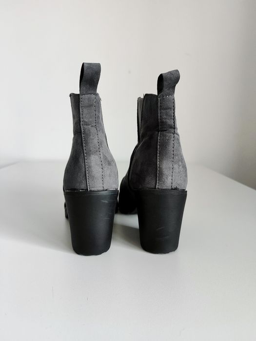 szare botki zamszowe na kolumnie obcasie rozmiar 40