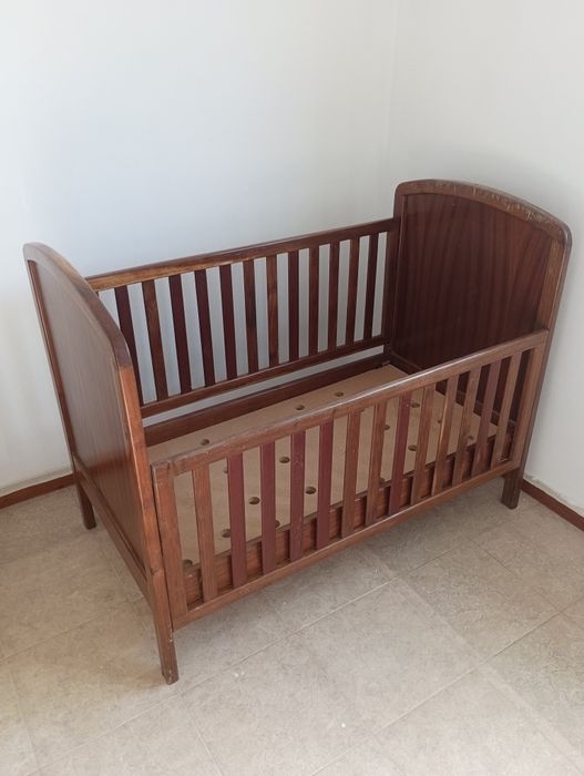 Cama de madeira - bebé