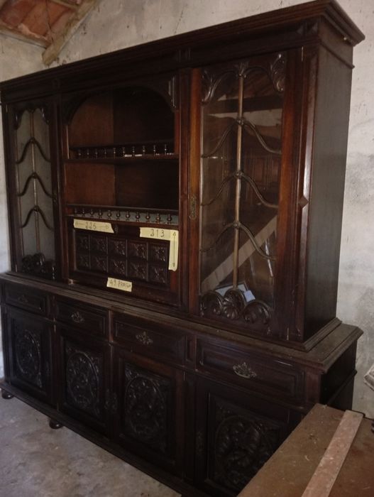 Móvel de sala sete portas quatro gavetas