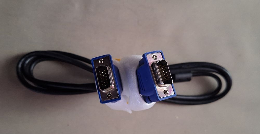 Kabel podłączeniowy do monitora